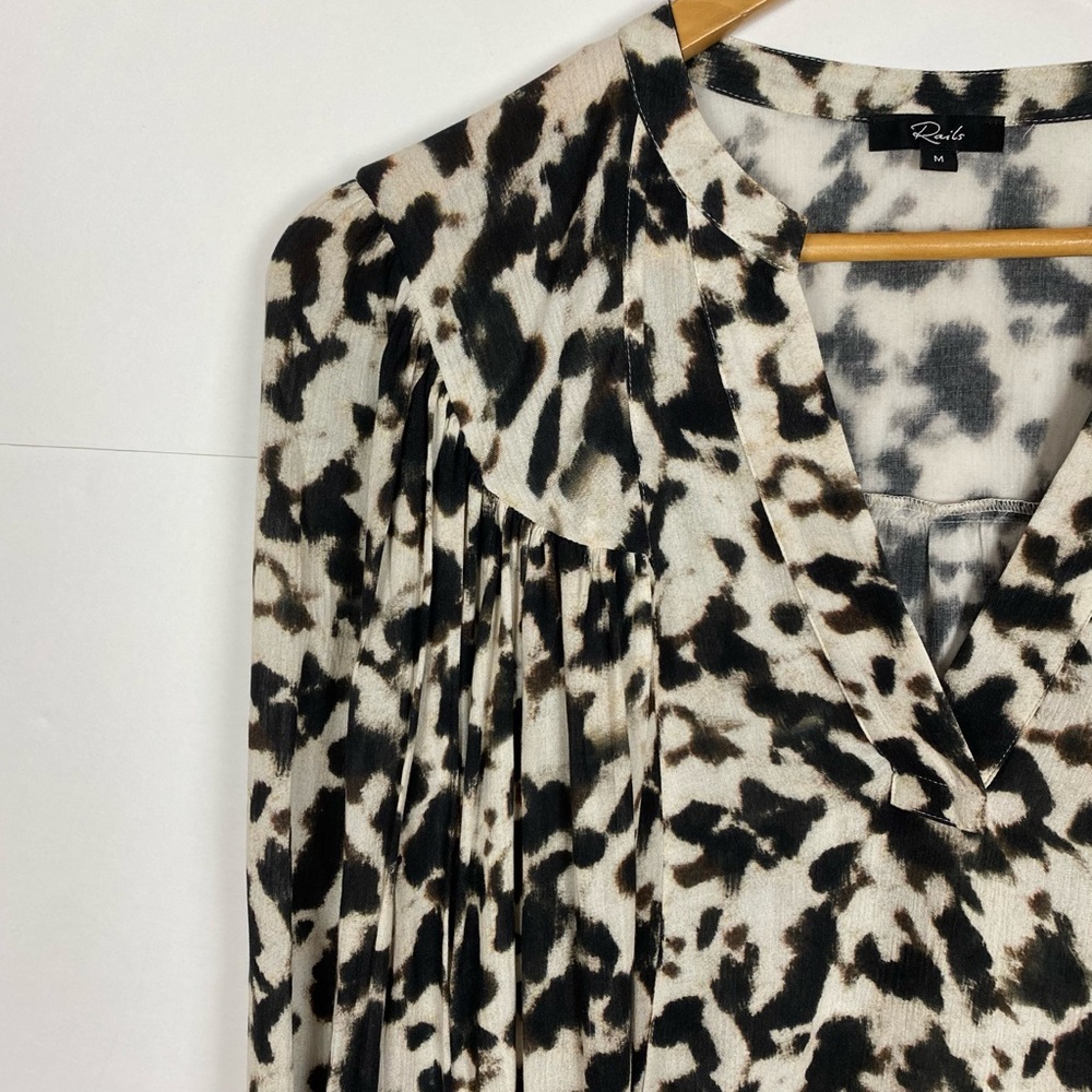 Rails Fable Top In Blurred Cheetah Size Medium - image 7